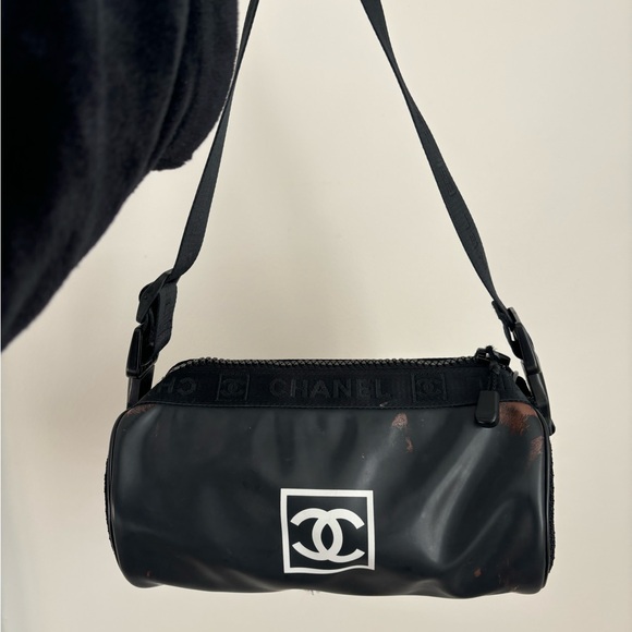 Vintage Chanel CC drum shoulder bag - Picture 2 of 8